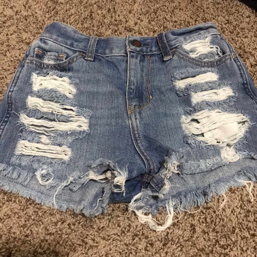 Im selling Hollister Shorts that are barely used